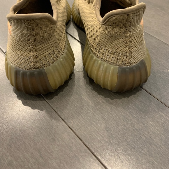 Adidas Yeezy Boost 350 V2 - Picture 3 of 5